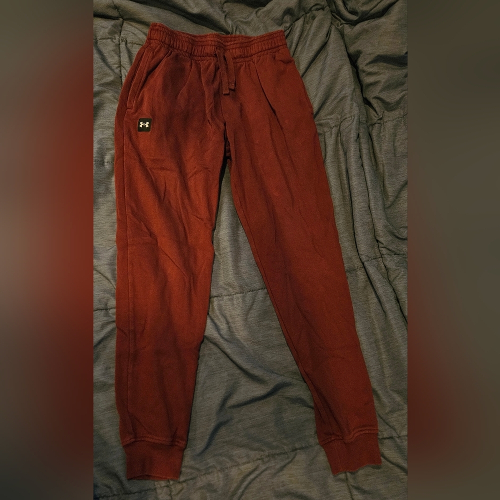 Under Armour Men's Maroon Jogger Pants